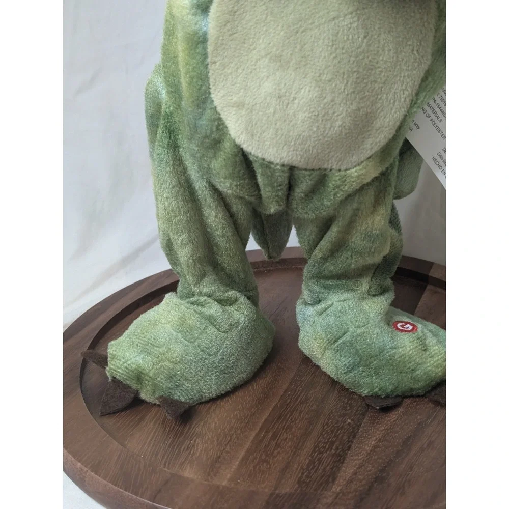 Animated Dancing And Singing‎ Christmas Alligator Works! Santa Hat